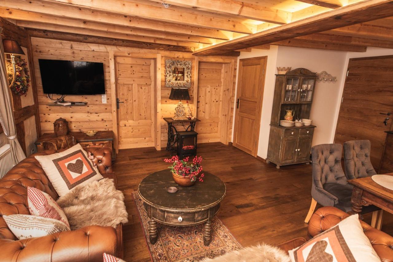 Szwajcarski Dworek Apartmán *