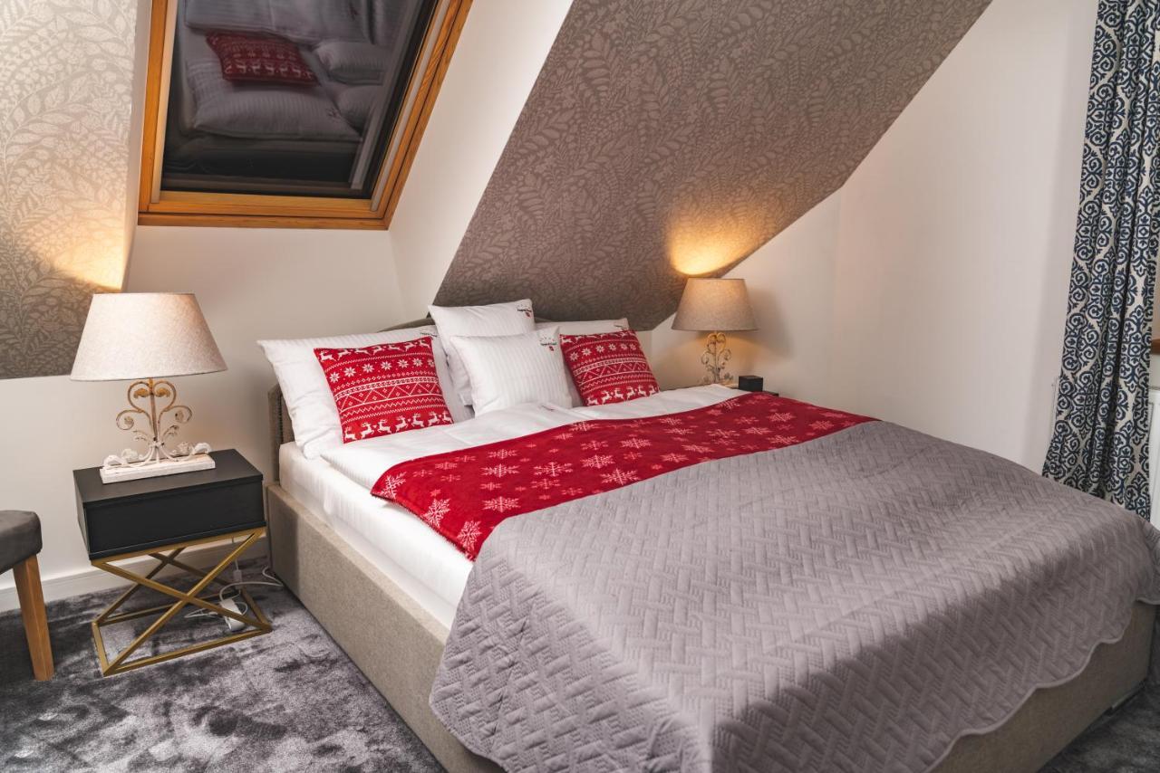 Szwajcarski Dworek Apartmán *